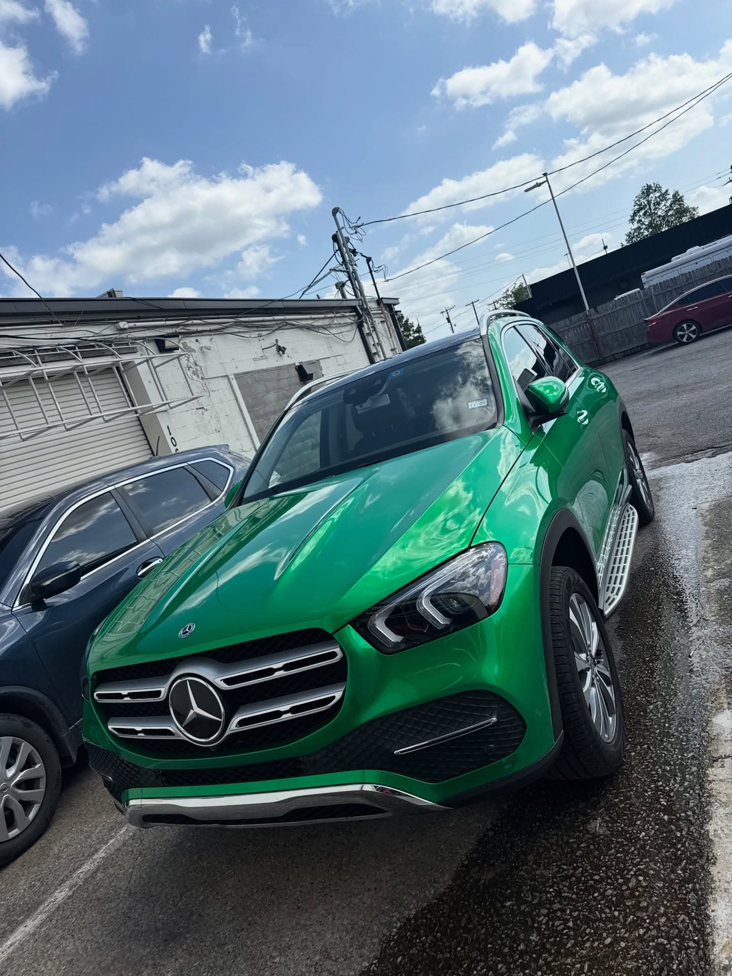 Mercedes GLE after its color change from red to green